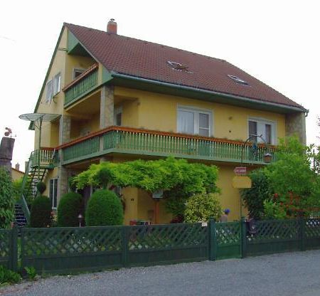 Hotel Grill Garten Vendégház Keszthely Esterno foto