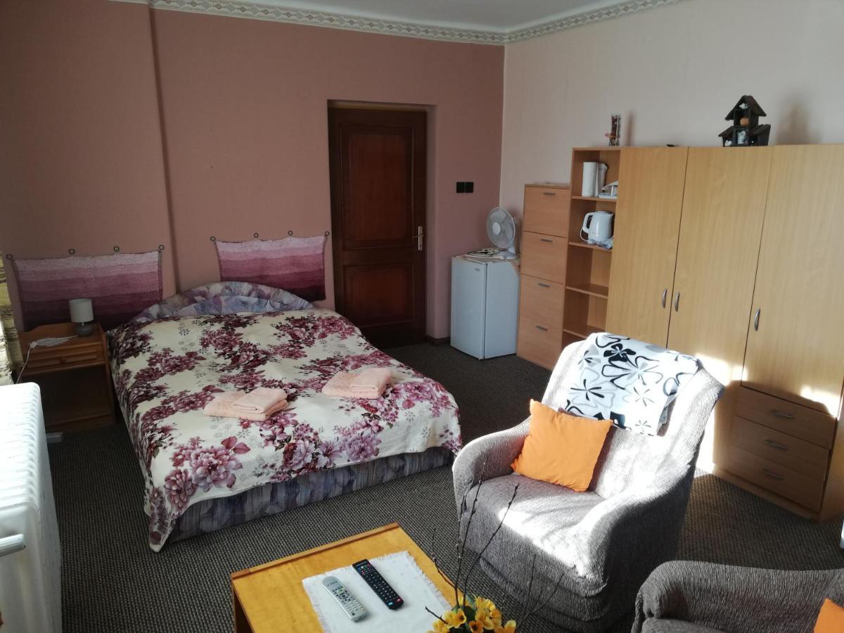 Hotel Grill Garten Vendégház Keszthely Esterno foto